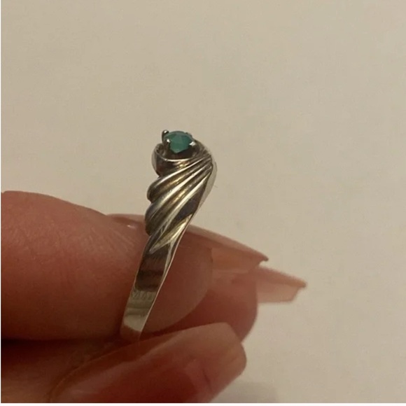 Vintage Estate Emerald Mexican Sterling Ring - Picture 2 of 9